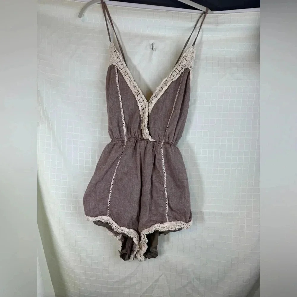 In The Beginning Brown White Romper Size S